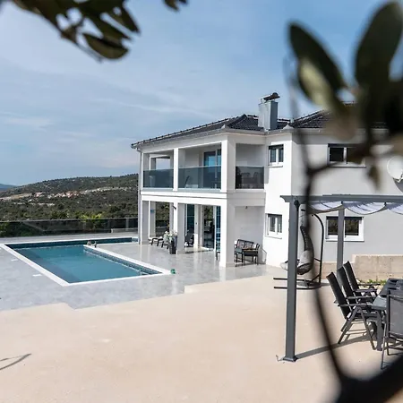 Villa Luminous Infinity With Pool And Gym - Six Bedroom With Pool Rogoznica (Sibenik-Knin)