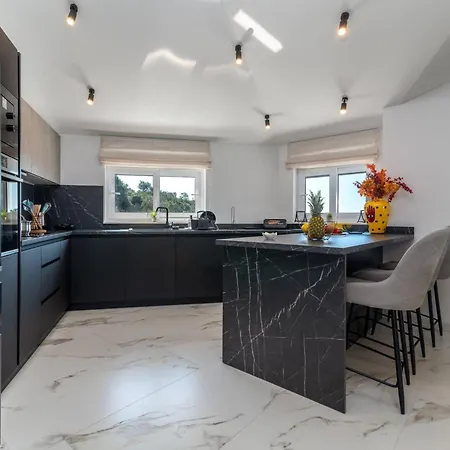 Luminous Infinity With Pool And Gym - Six Bedroom With Pool Rogoznica (Sibenik-Knin)