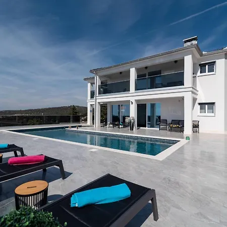 Villa Luminous Infinity With Pool And Gym - Six Bedroom With Pool Rogoznica (Sibenik-Knin)