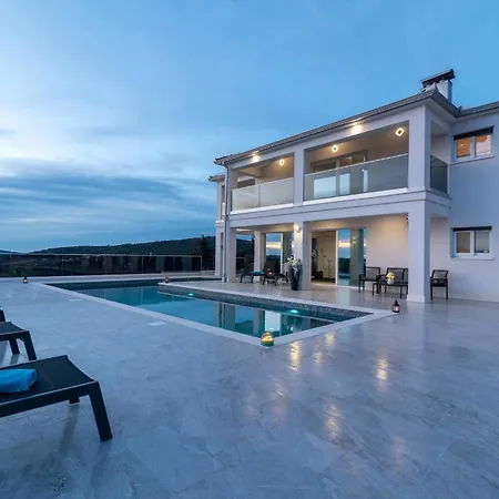 Villa Luminous Infinity With Pool And Gym - Six Bedroom With Pool Rogoznica (Sibenik-Knin)